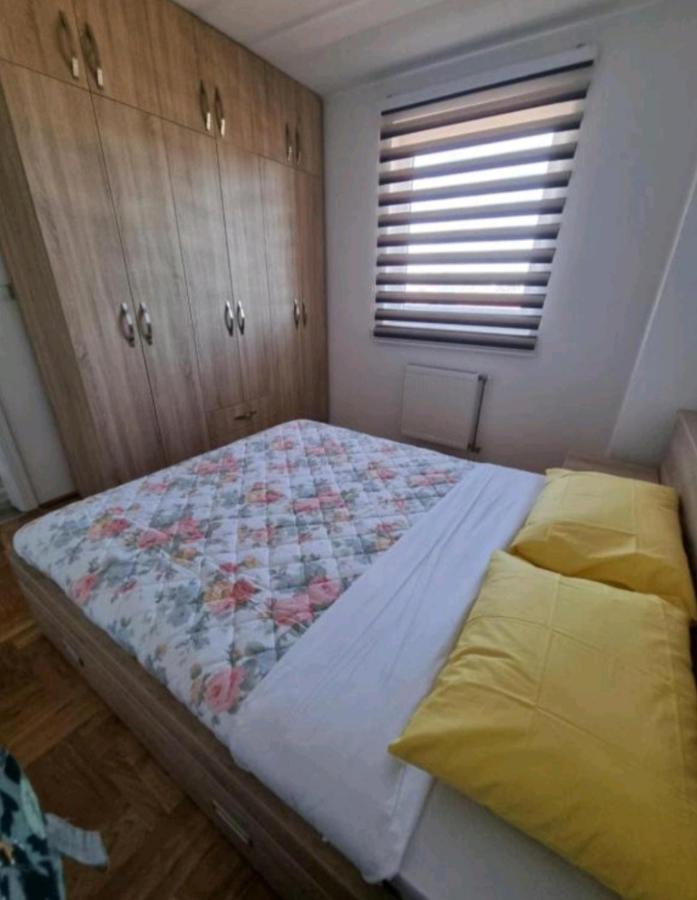 דירות Apartman Moskva בייאליינה מראה חיצוני תמונה