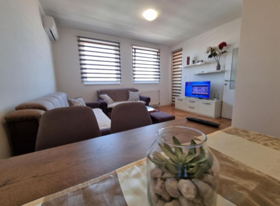 דירות Apartman Moskva בייאליינה מראה חיצוני תמונה