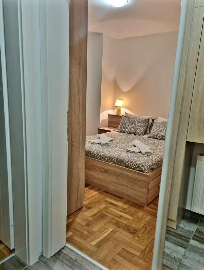 דירות Apartman Moskva בייאליינה מראה חיצוני תמונה